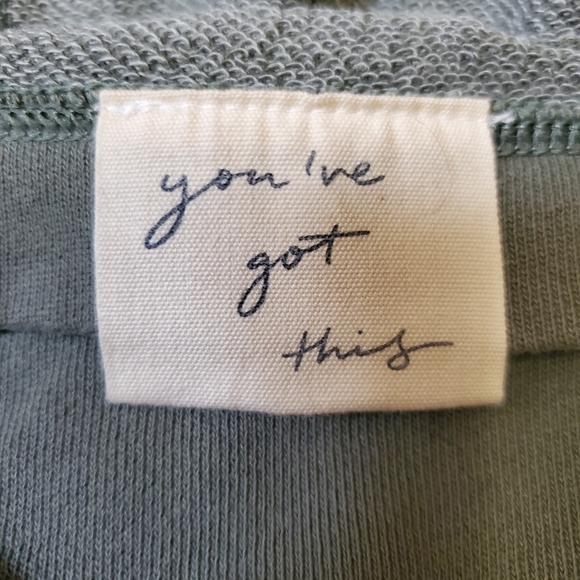 Uniquely Lorna Jane Distressed Sleeveless Vest - Picture 12 of 14